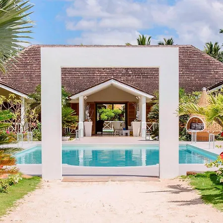 Tracadero Beach Club & Holidays Rentals-2