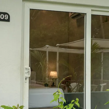 Whiteflower Resort Morjim-3