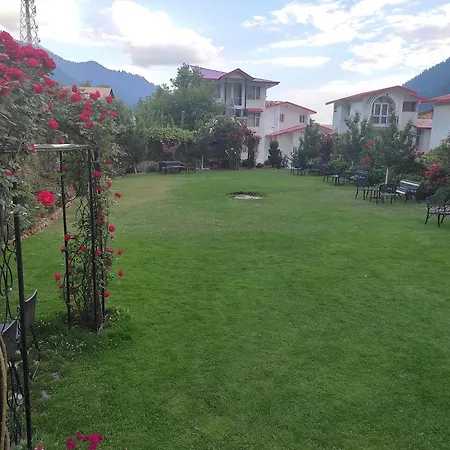 De Vivendi Resorts, Manali With 35000 Sqft Open Lawn-2