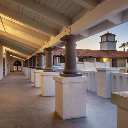 Embassy Suites By Hilton Palm Desert-3