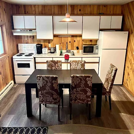 High Falls Bay Cottages, Camping & Waterpark-2