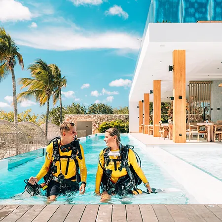 Van Der Valk Plaza Resort Bonaire-3