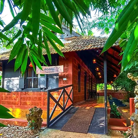 Greens Tree House & Wood House-3
