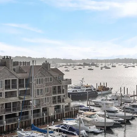 Club Wyndham Newport Onshore-3