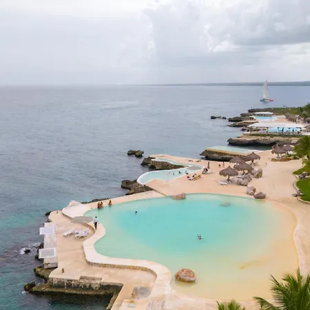 Tracadero Beach Club & Holidays Rentals-3