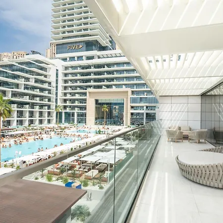 Five Luxe-3