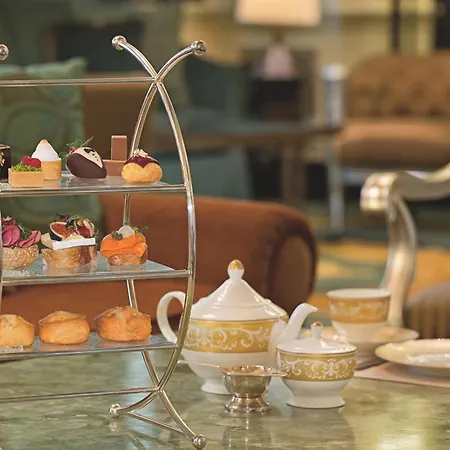 The Ritz-Carlton Abu Dhabi, Grand Canal-2