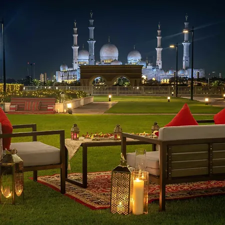 The Ritz-Carlton Abu Dhabi, Grand Canal-3