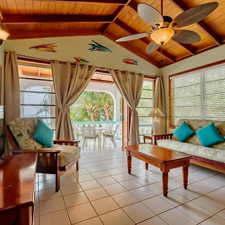 Coral Bay Villas - Lionfish Suite-2