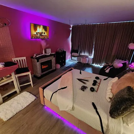 50 Shades Of Grey - Romance Suite! Couples Retreat 717-3