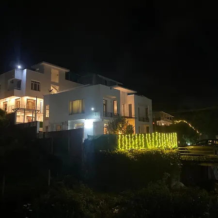 Sri Vari Studio Apartments-3