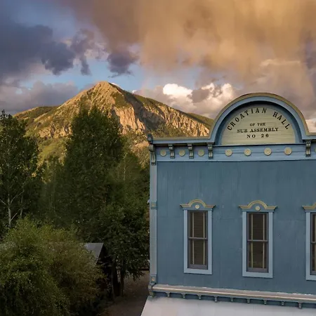 Eleven Scarp Ridge Lodge-3