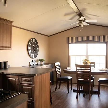 Vine Ridge Resort - Cottages-2