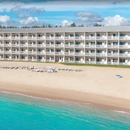 Mackinaw Beach And Bay Inn & Suites-3