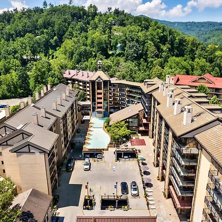 Gatlinburg Town Square-2