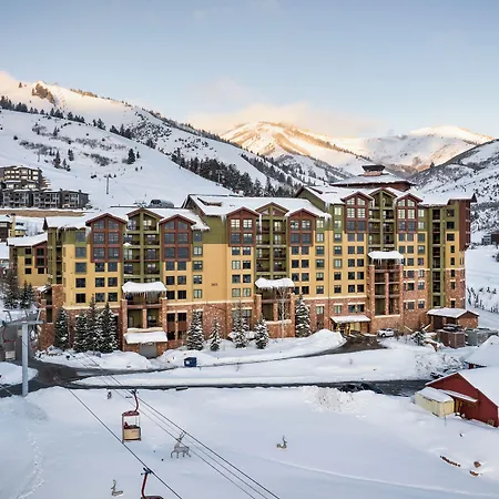 The Grand Summit Condos-3
