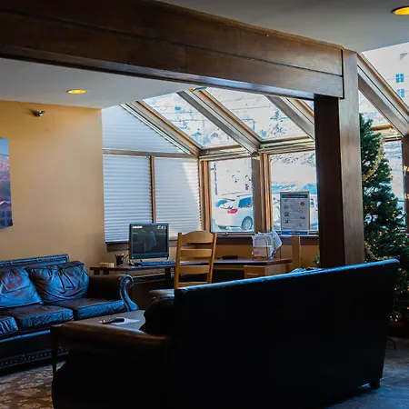 The Black Bear Lodge At Stratton Mountain Resort-3