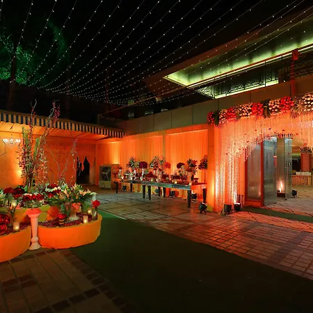 Dee Marks Airport Hotel & Resorts-2