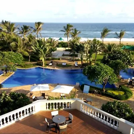 The Hans Coco Palm Beachfront Resort-2