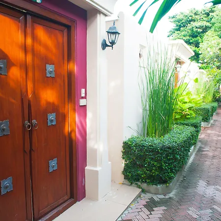 Montien House-3