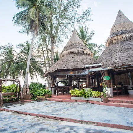 B52 Beach Resort-3