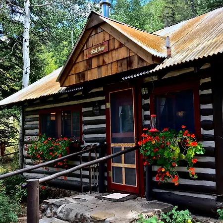 Pioneer Guest Cabins-3