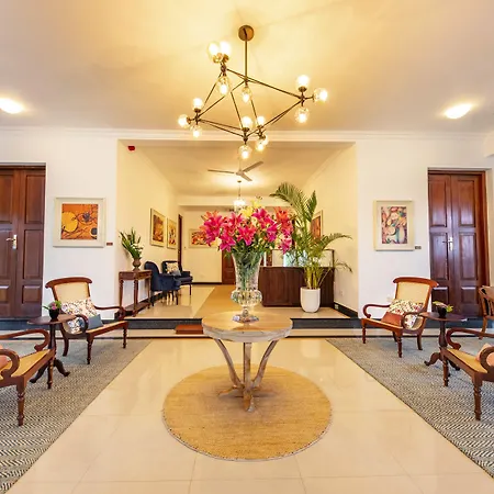 Fox Kandy By Fox Resorts - Luxury In The Mist-3
