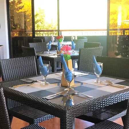 Skylodge Resort-2