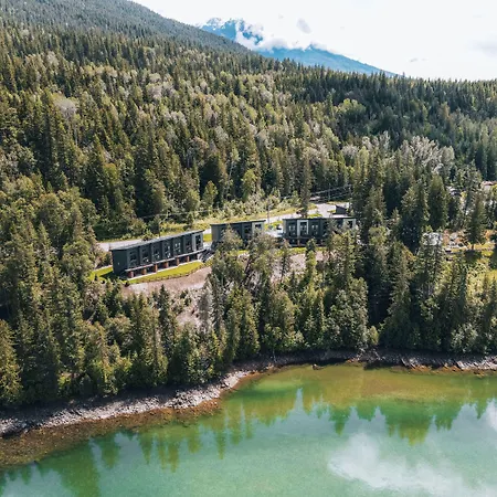 Basecamp Resorts Revelstoke-2
