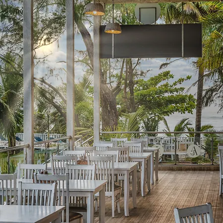 Foxoso La Beach Resort & Spa-3