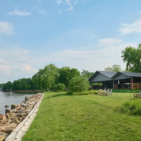 Hutton Brickyards Riverfront Hotel & Venue-3
