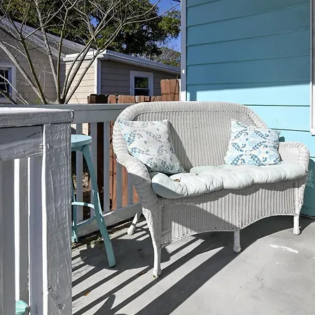 “The Sea Shanty" Classic Beach Cottage - Mins To Cb Boardwalk And Beach Access-2