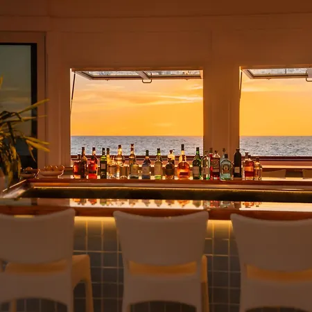 Naples Beach Club, A Four Seasons Resort-3