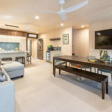 Ashmore Palms Holiday Village-2
