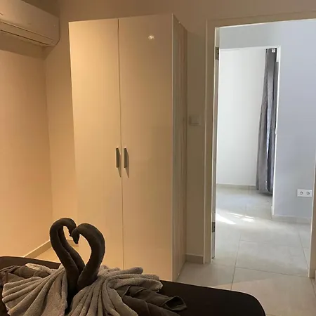 Cas Grandi Studios & Apartments With Pool & Jacuzzi-3