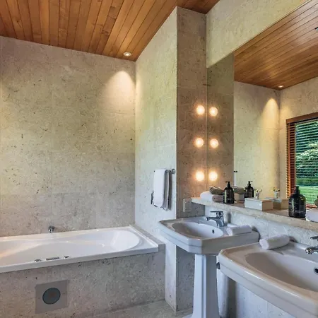 Treetops Lodge & Estate-2