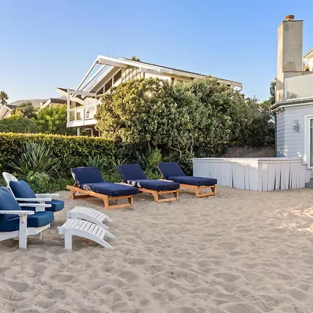 Malibu Dunes By Fieldtrip Expansive Hamptons-Style Estate W Private Beach Backyard-3