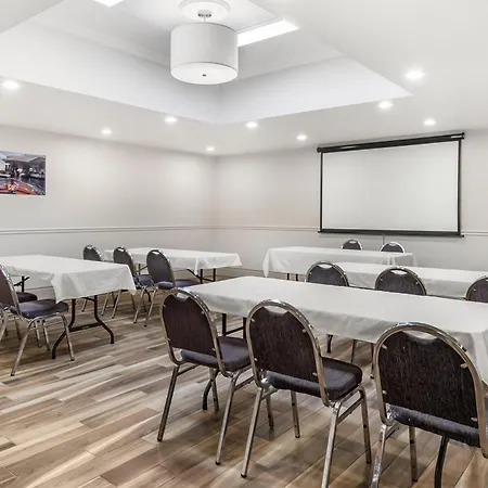 Best Western Plus 1000 Islands Hotel & Suites- Newly Renovated-3