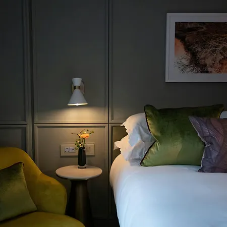 The Guardsman Hotel-3