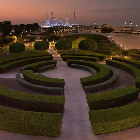 The Ritz-Carlton Abu Dhabi, Grand Canal-2