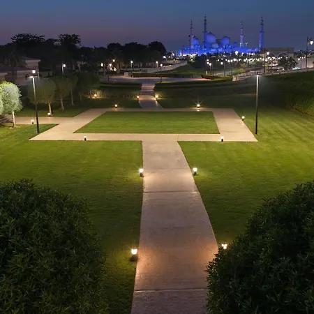 The Ritz-Carlton Abu Dhabi, Grand Canal-2