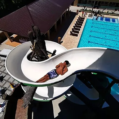 Port Royale Waterpark Resort-3