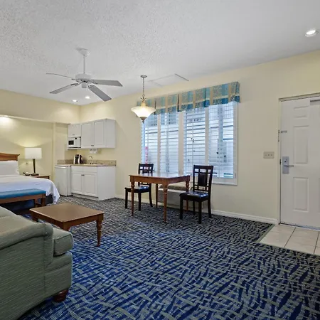 Holiday Inn & Suites Clearwater Beach S-Harbourside-3