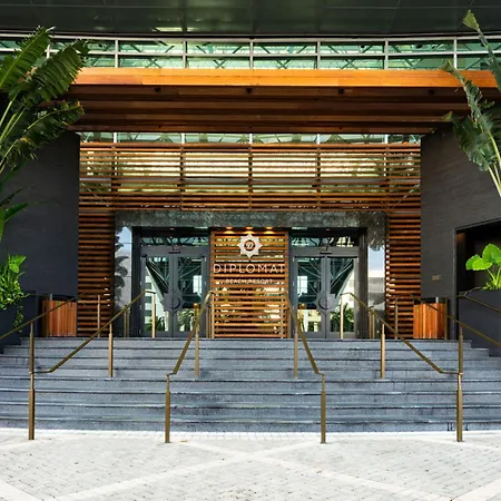 Signia By Hilton Diplomat Beach Resort-2