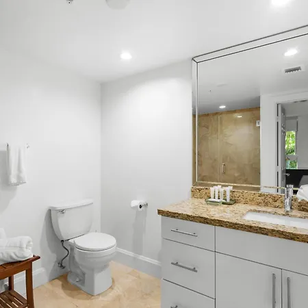 The Mutiny Luxury Suites Hotel-3