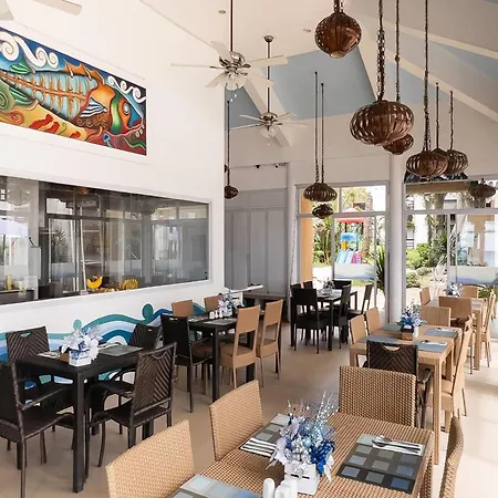 Microtel By Wyndham Boracay-3