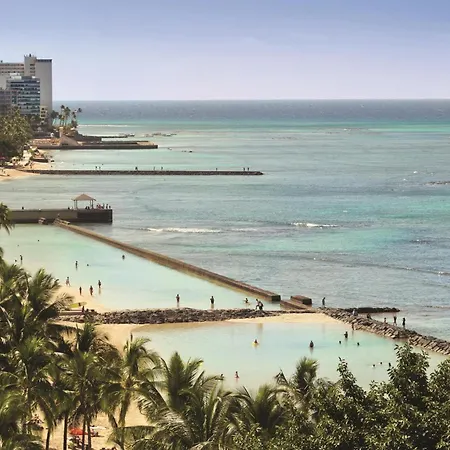 Hyatt Regency Waikiki Beach Resort & Spa-3