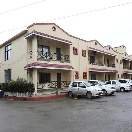 Leo Resorts-3