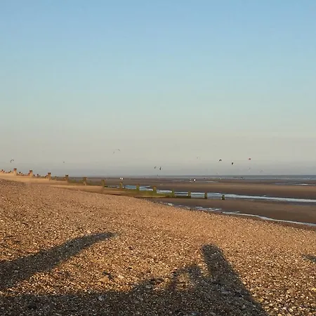 Luxury Camber Sands Caravan Park Resorts-2