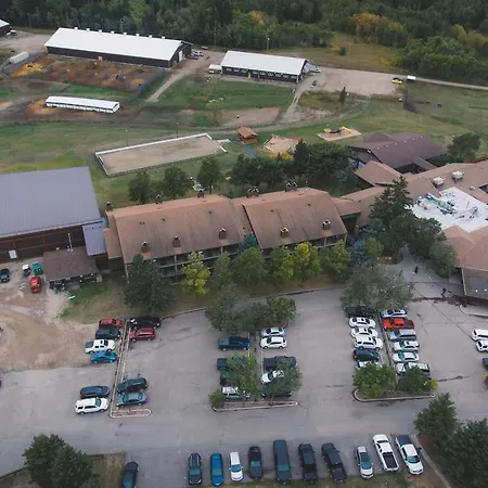 Elkhorn Resort, Spa, And Conference Centre-3